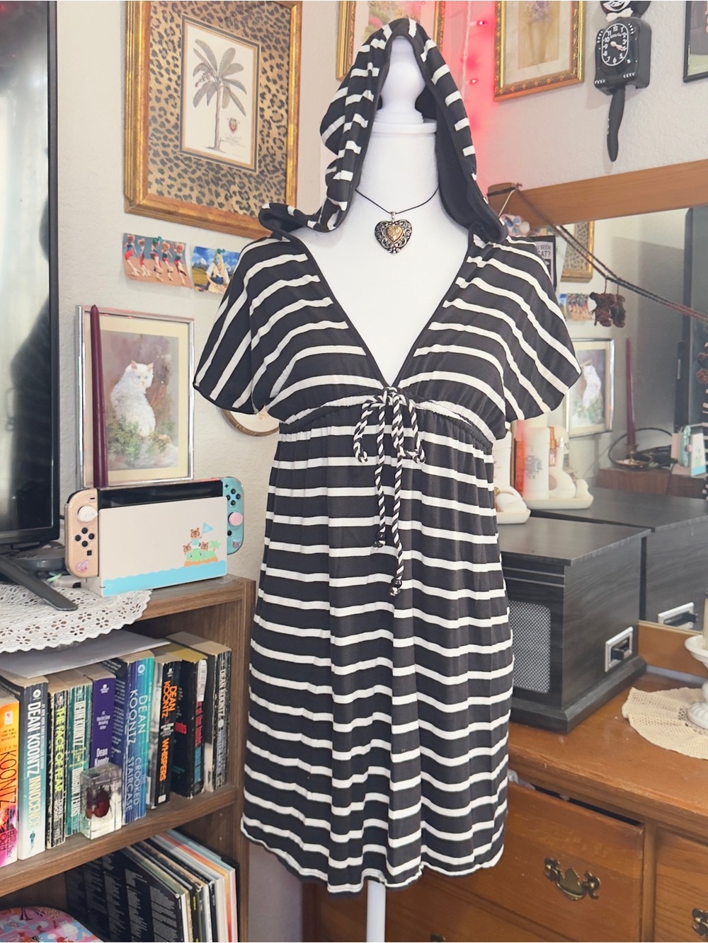 Y2KBlack & White Striped Hooded babydoll Dress - Picture 9 of 10
